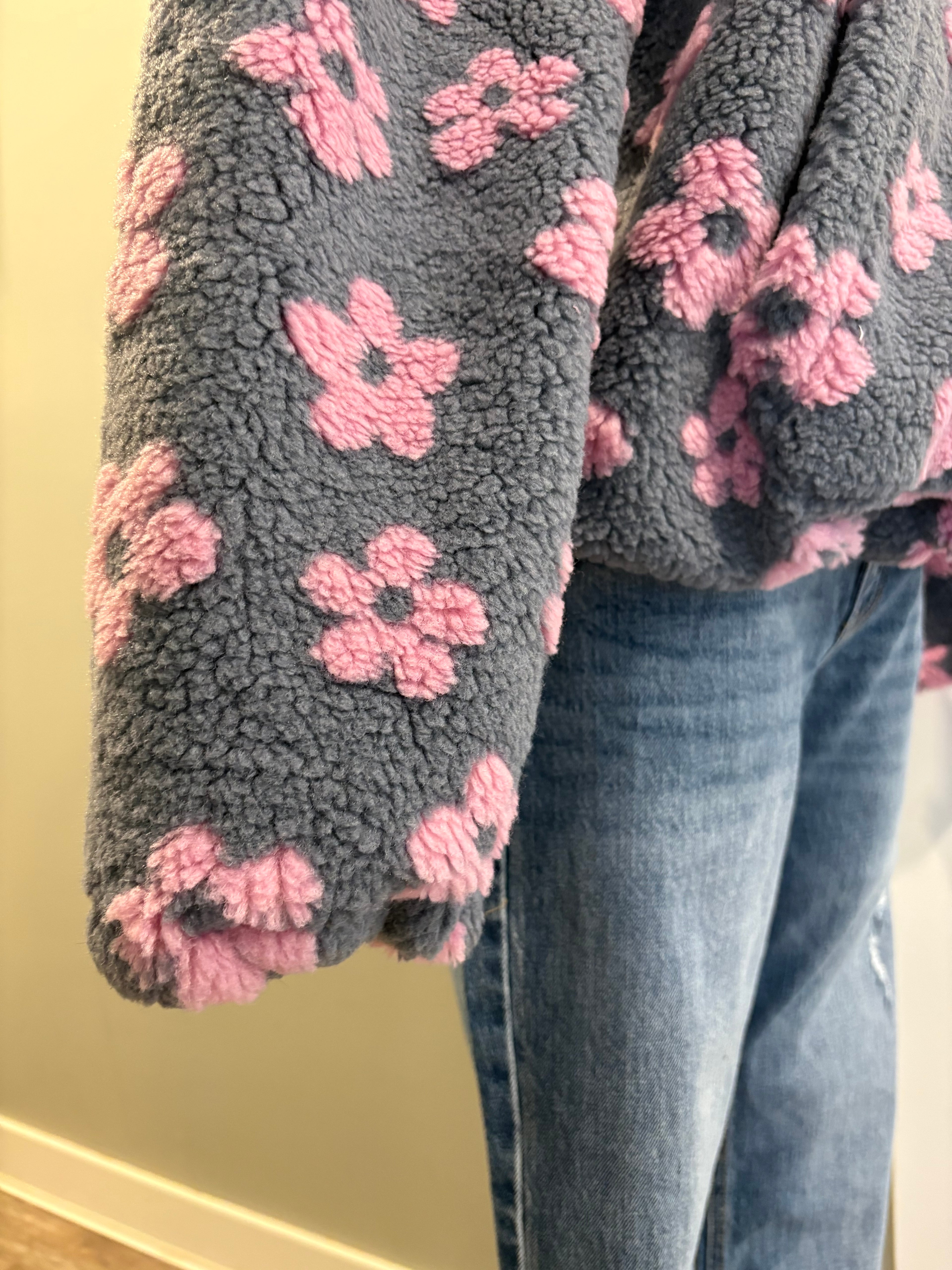 Floral sherpa pullover with flower pattern and half-zip design